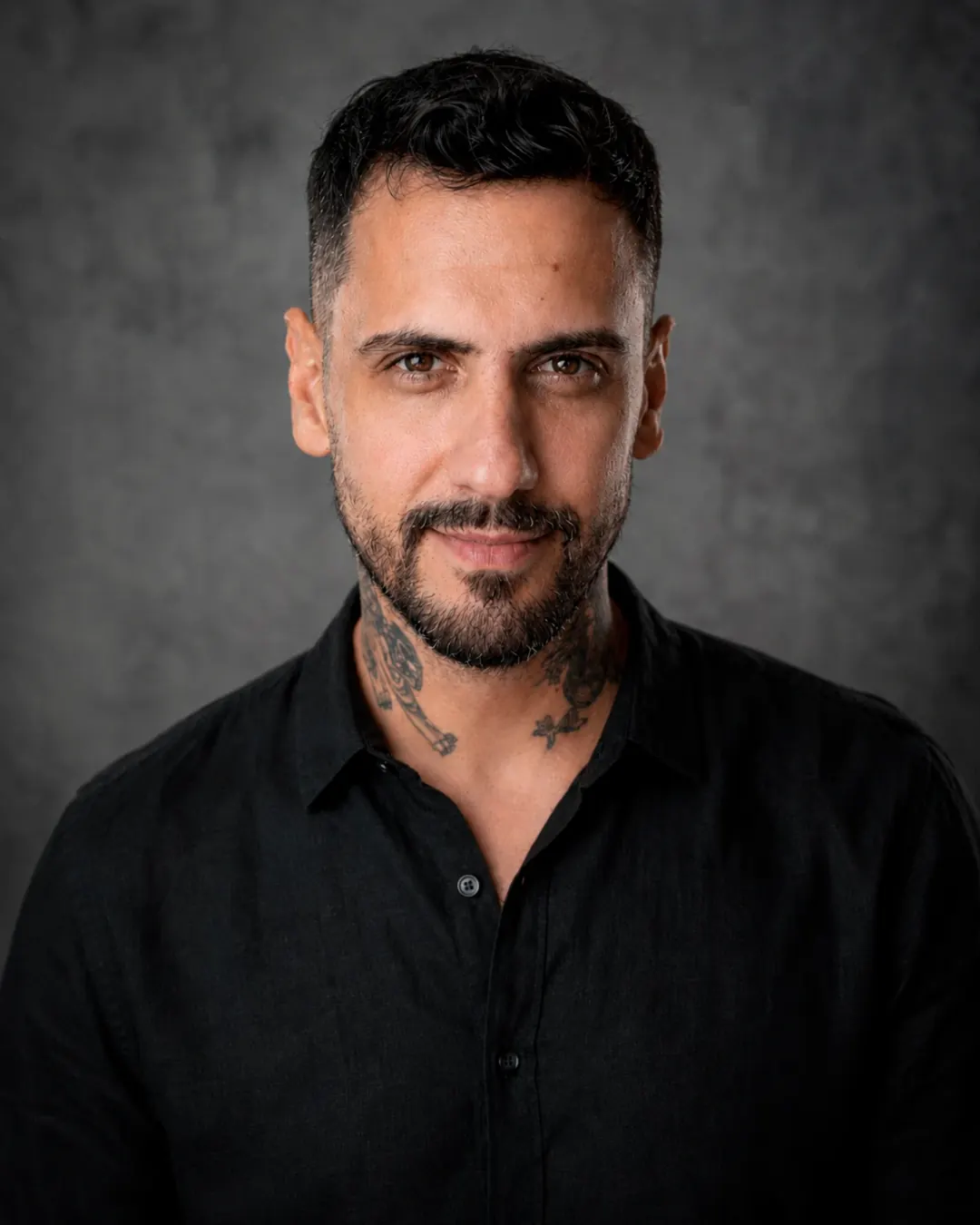 Guille, profesor de canto y vocal coach, en su estudio de Zuviría 51